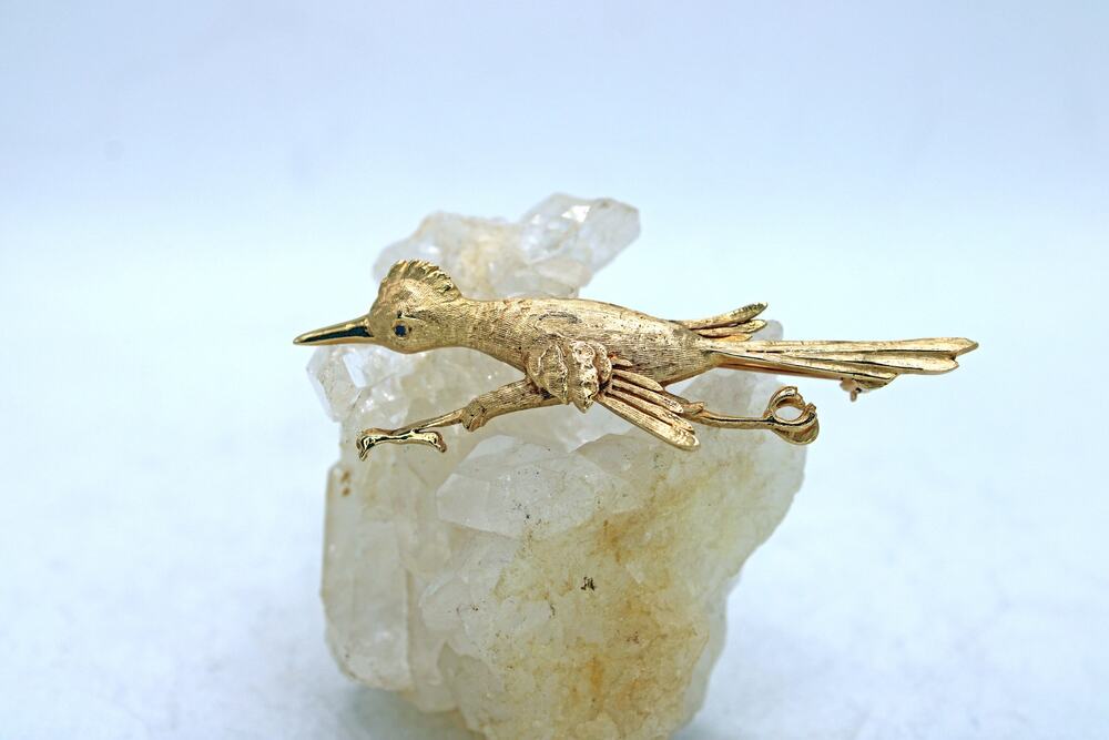 PJ Signed 14kt Gold Road Runner Brooch with Sapphire Eye